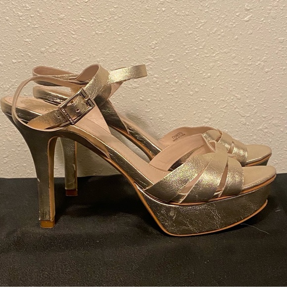 Vince Camuto Peppa Gold Platform Heels 7.5 - Picture 4 of 7